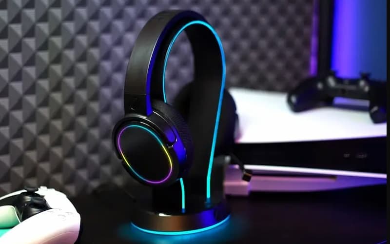 Electronics & Gadgets Online Giveaways UK: Win LED Panther Headset and Matching Stand Bundle Worth £50. Hosted by Woman Magazine.