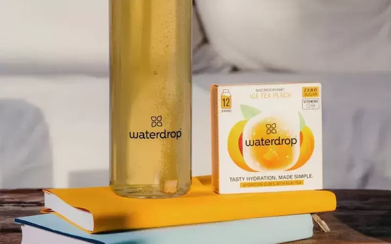 Health & Wellness Online Giveaways UK: Win a Read & Hydrate Set from waterdrop®. Hosted by Woman Magazine.